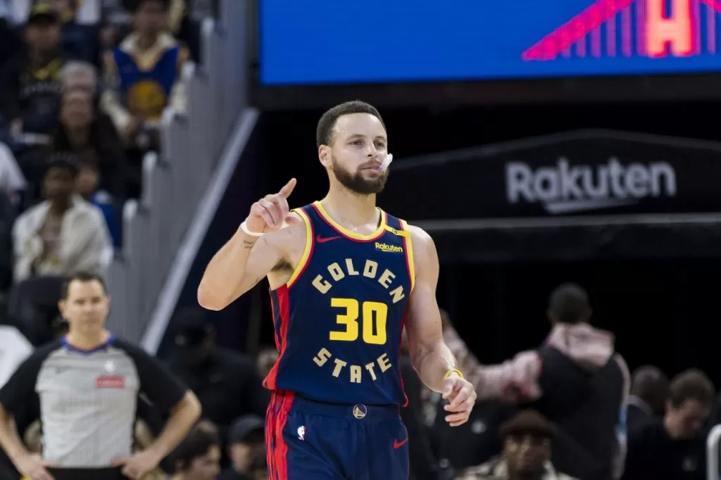 Warriors Seek to Reclaim Championship Identity Amid Unsteady Season